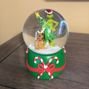 The grinch department 56 waterglobe